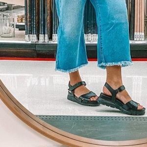 Cole Haan ZERØGRAND Criss Cross Sandal